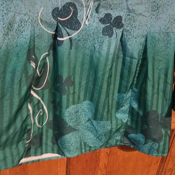 Teal and White Floral Blouse - Picture 4 of 5